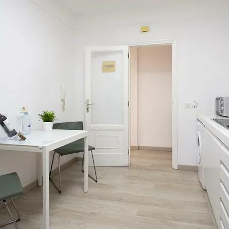 Monkey House Апартаменты